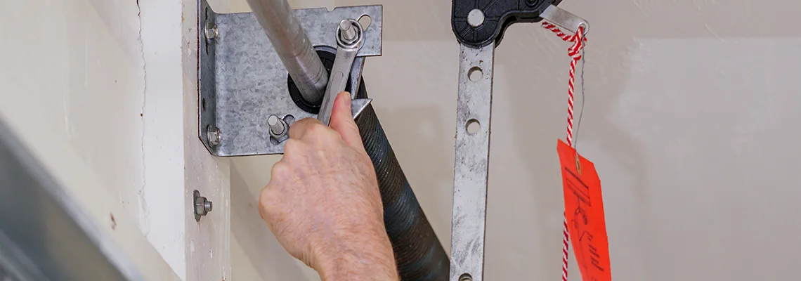 Fix Residential Garage Door in Montreal, Quebec